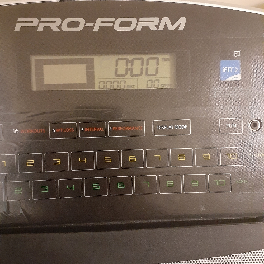 Proform treadmill - Picture 3 of 4